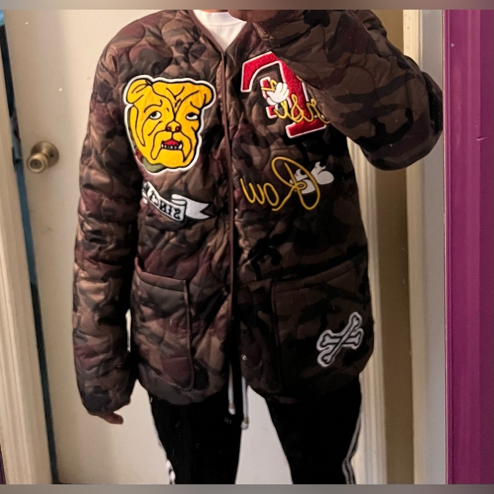 - First Row puffy Jacket - Picture 4 of 8